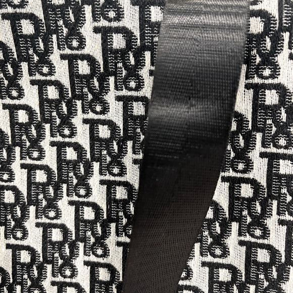 New XL Zip Top Tote Black & white pattern embroidered canvas - Picture 7 of 8